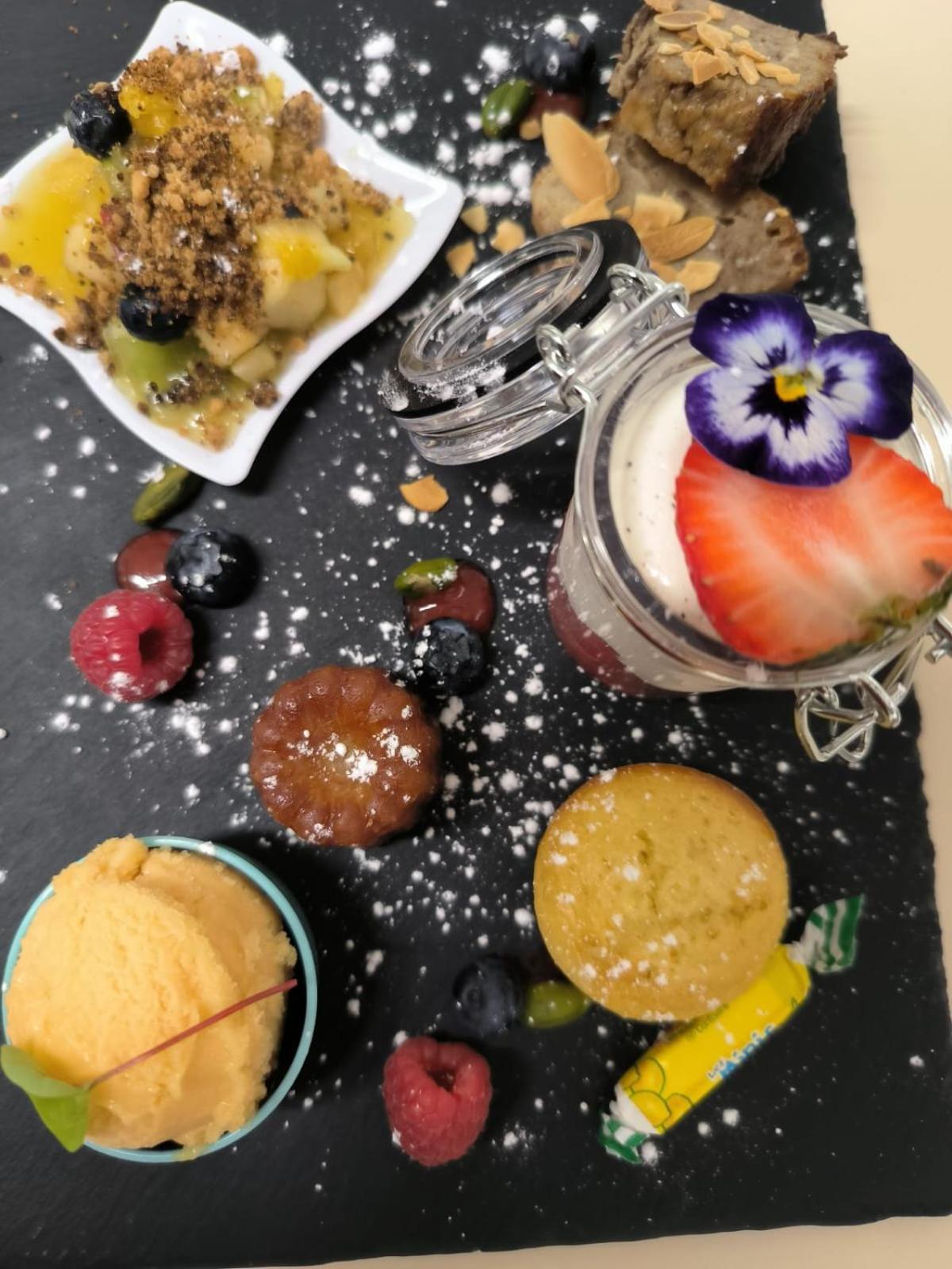 Chateau D'Arance Hotel Restaurant Espace Bien-Etre Cette-Eygun Esterno foto