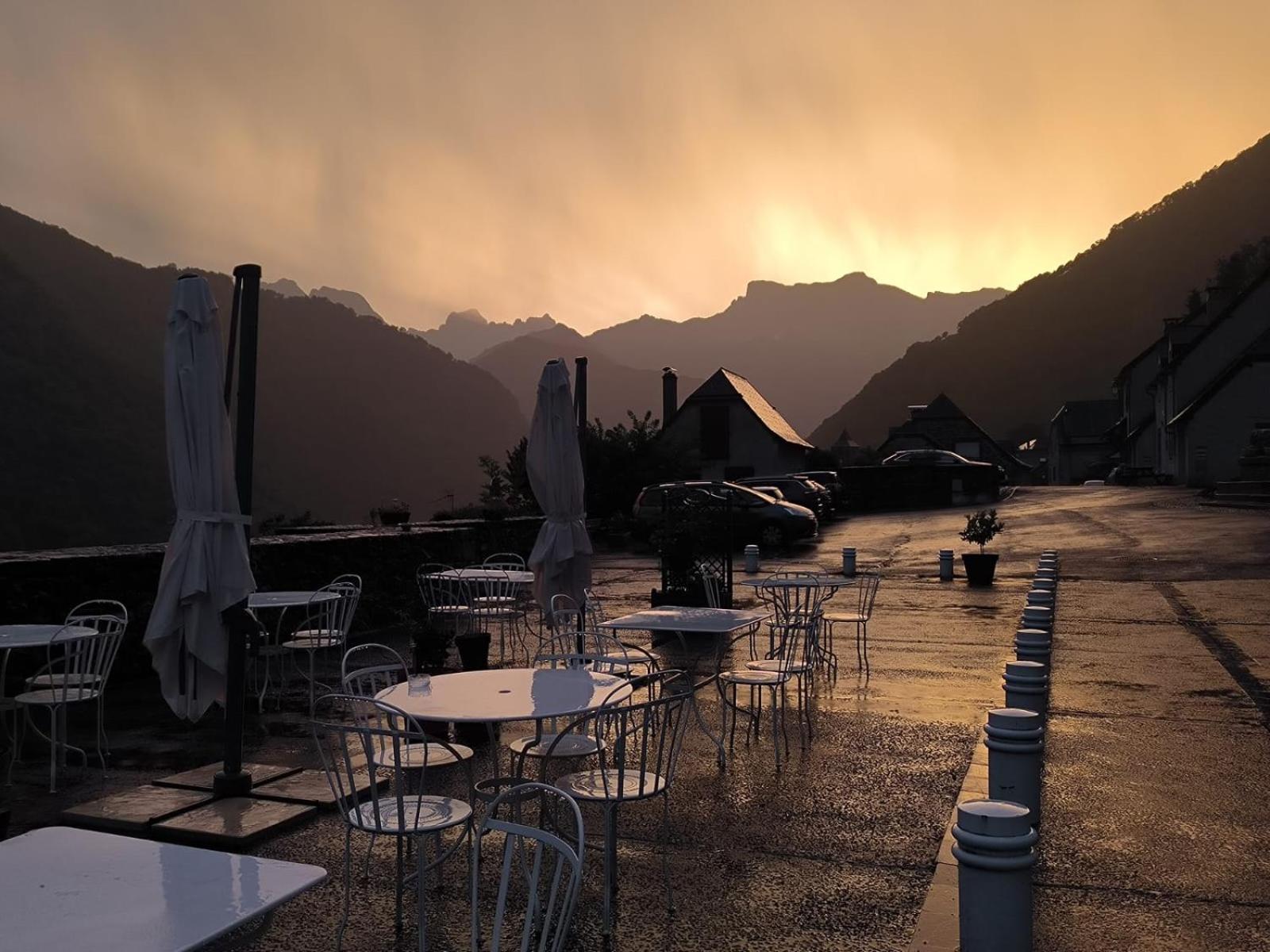 Chateau D'Arance Hotel Restaurant Espace Bien-Etre Cette-Eygun Esterno foto