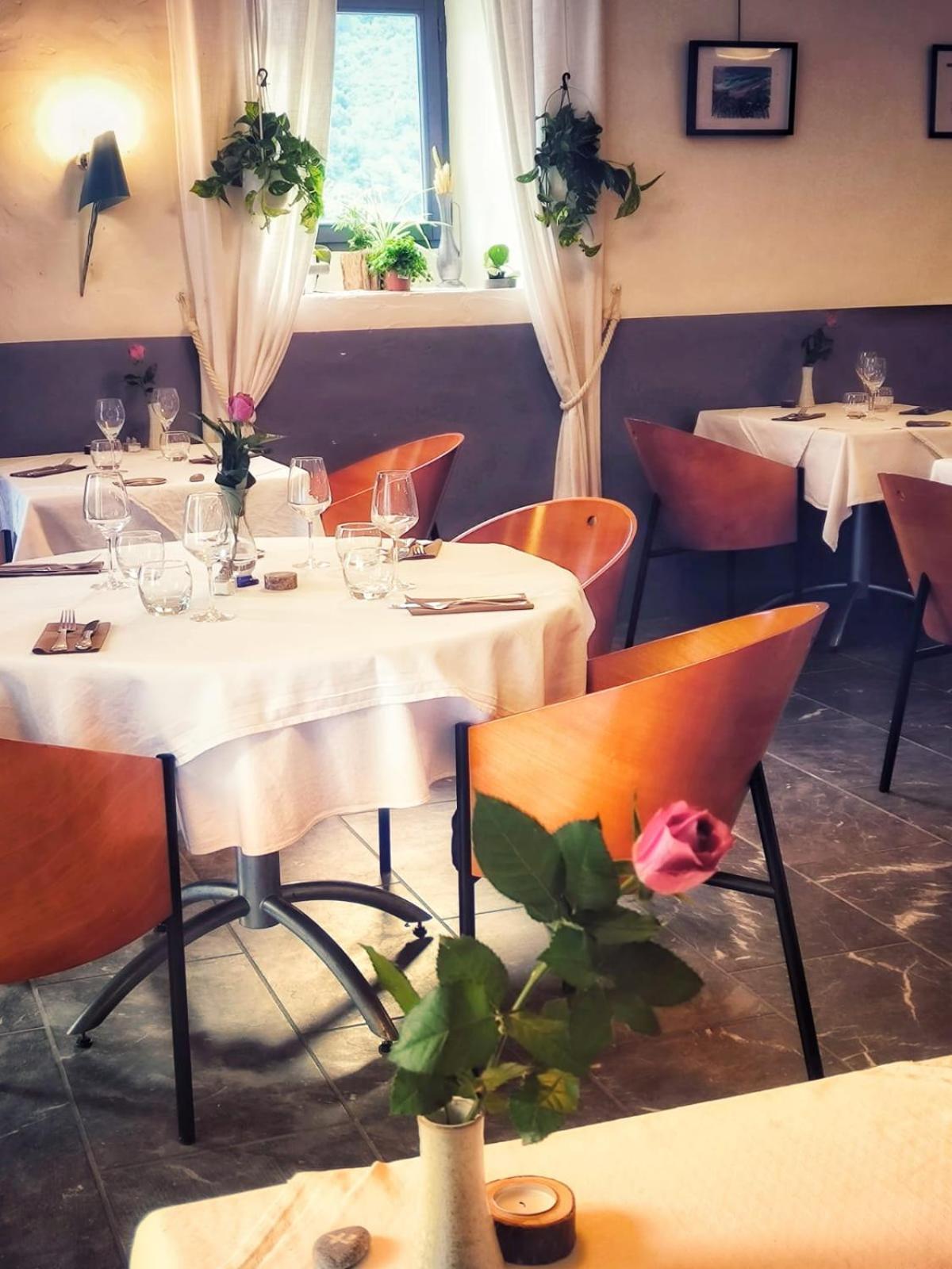 Chateau D'Arance Hotel Restaurant Espace Bien-Etre Cette-Eygun Esterno foto